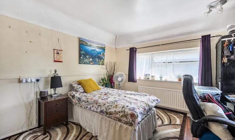 Clare Crescent, Leatherhead, KT22, photo 12