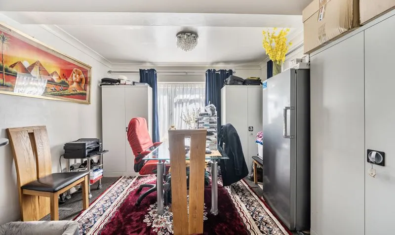 Clare Crescent, Leatherhead, KT22, photo 6