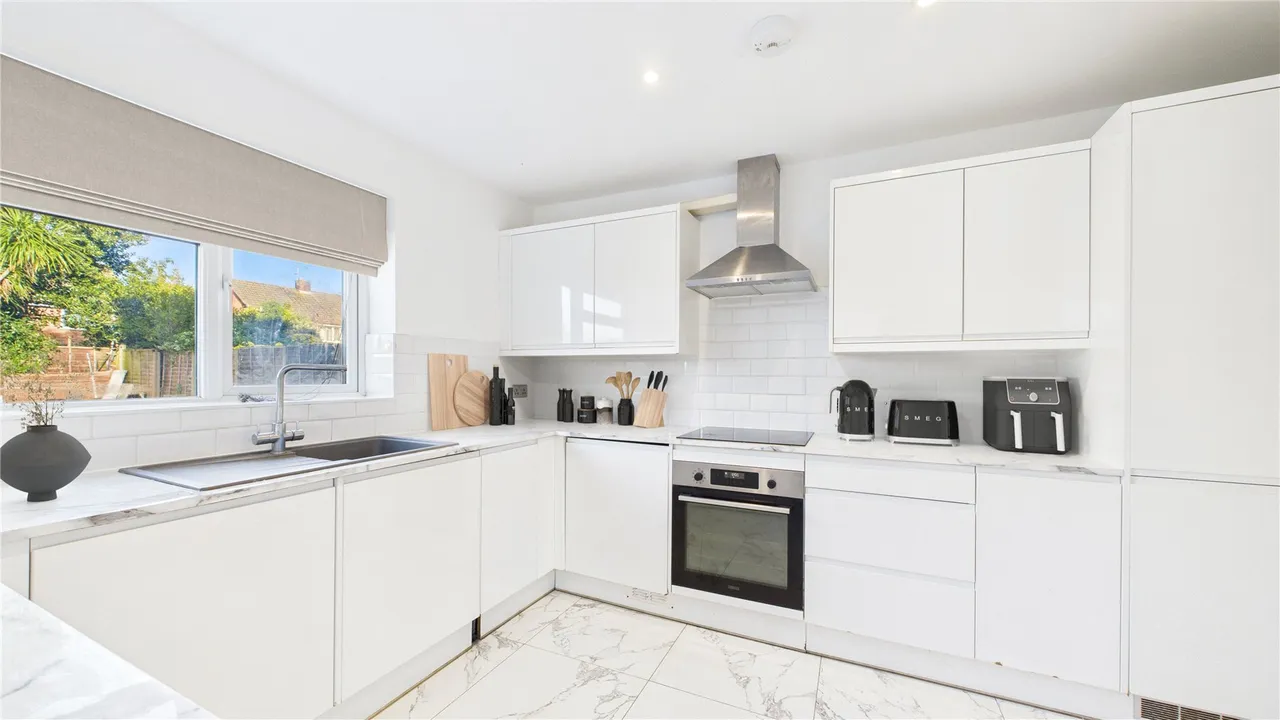 Hazel Road, Mytchett, GU16, photo 4