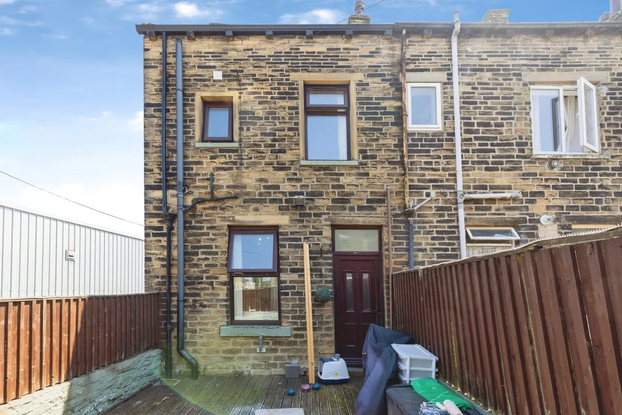 Runswick Terrace, Bradford, BD5, photo 13