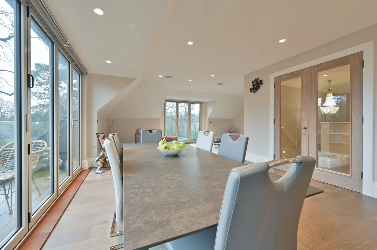 8 Elizabeth Grove, Bushey Heath, photo 9