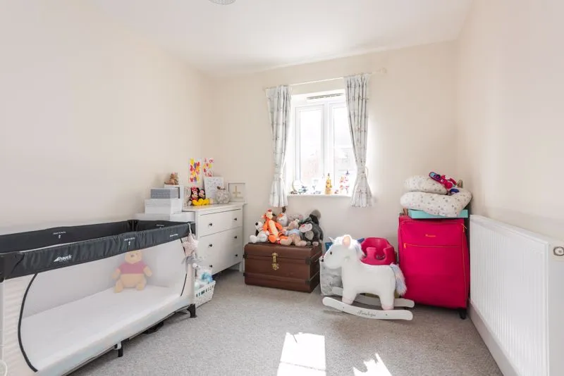 Alderson Grove Hersham, Walton-On-Thames KT12 5EG, photo 8