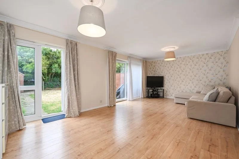 Field Common Lane, Walton-On-Thames KT12 3QH, photo 6