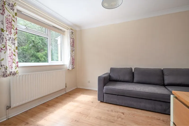 Field Common Lane, Walton-On-Thames KT12 3QH, photo 8