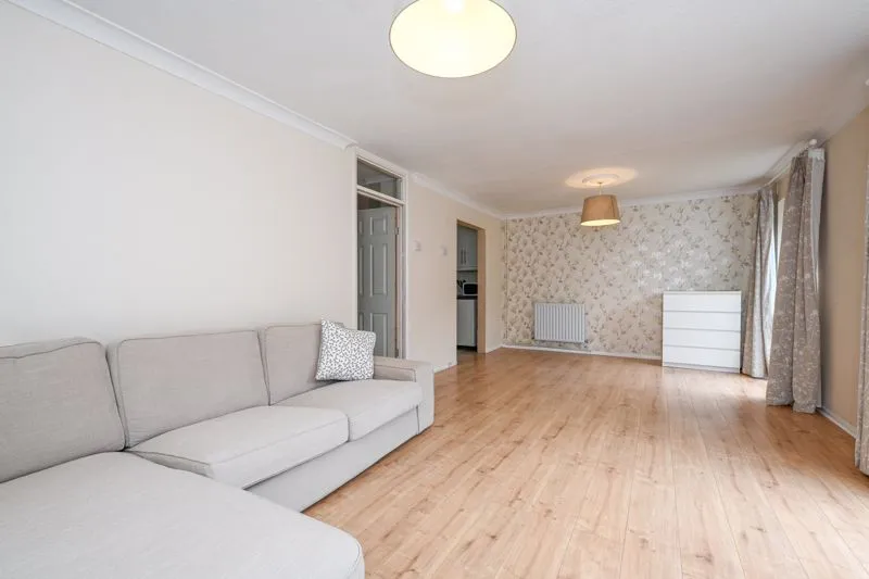 Field Common Lane, Walton-On-Thames KT12 3QH, photo 5