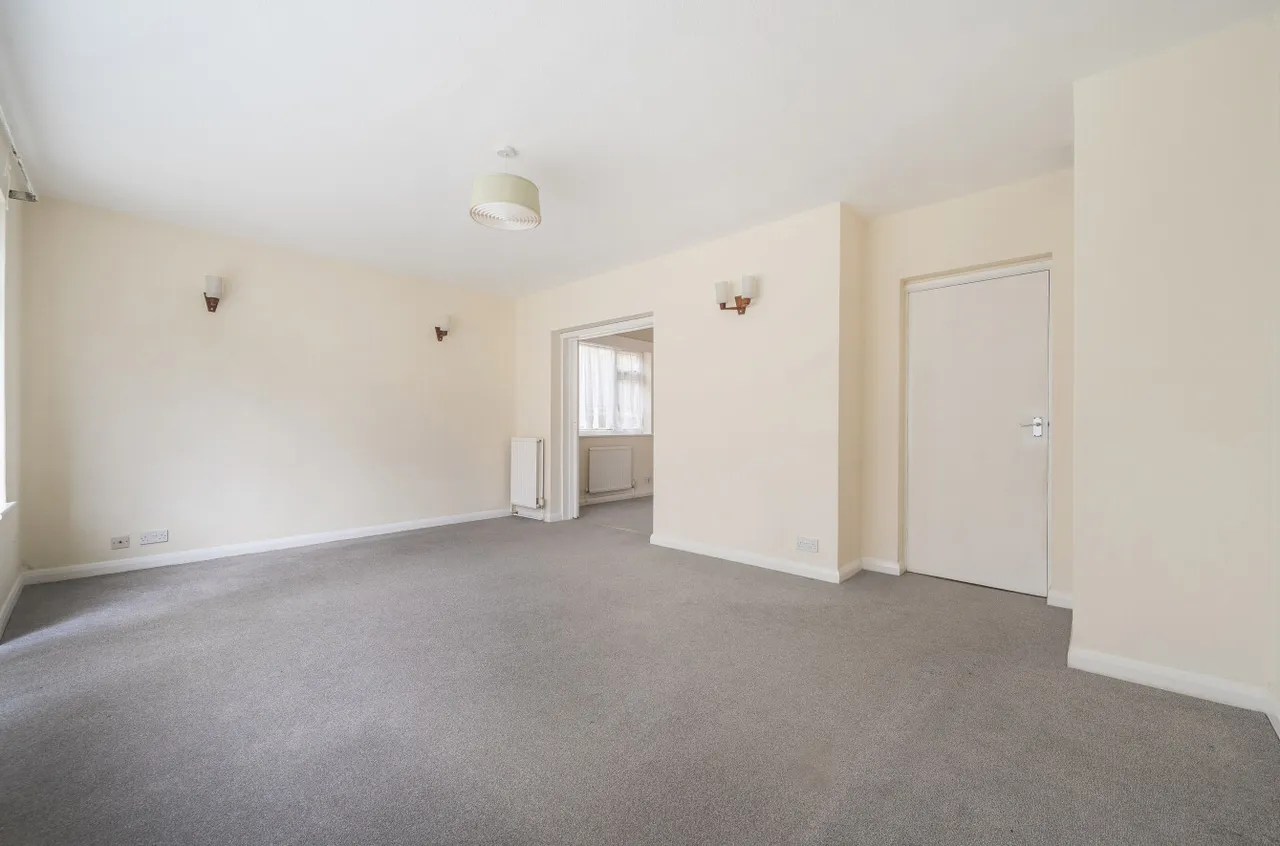 Beacon Hill Court, Hindhead, GU26, photo 13
