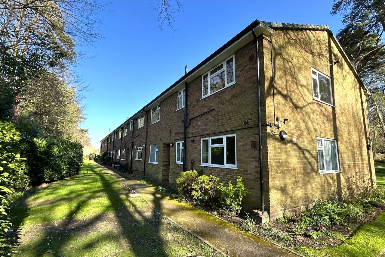 Beacon Hill Court, Hindhead, GU26, photo 15