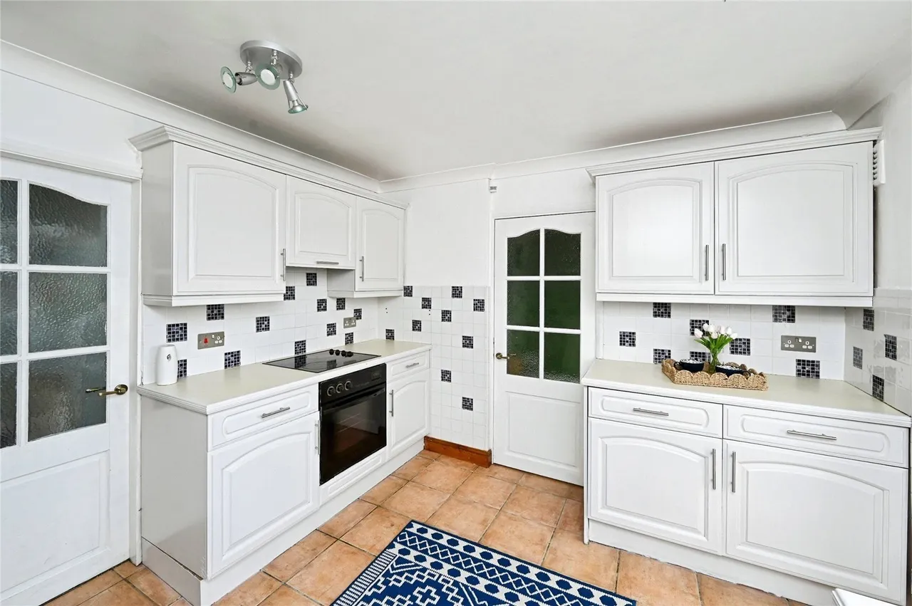 Langford Road, Mansfield, Nottinghamshire, NG19, photo 3