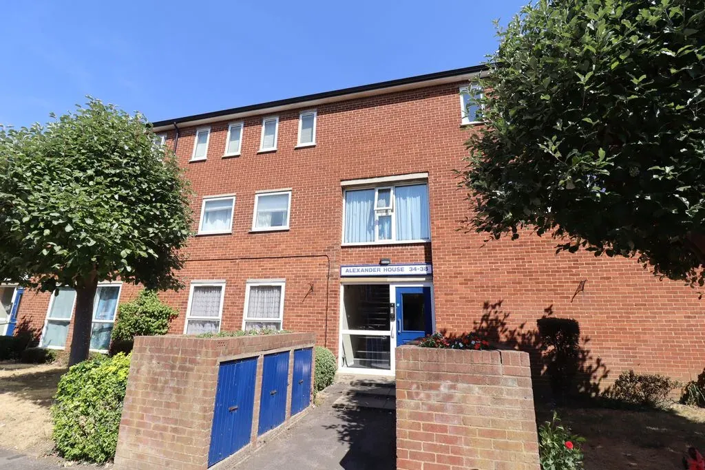Mikern Close, Bletchley, Milton Keynes, Buckinghamshire, MK2 2UT, photo 9
