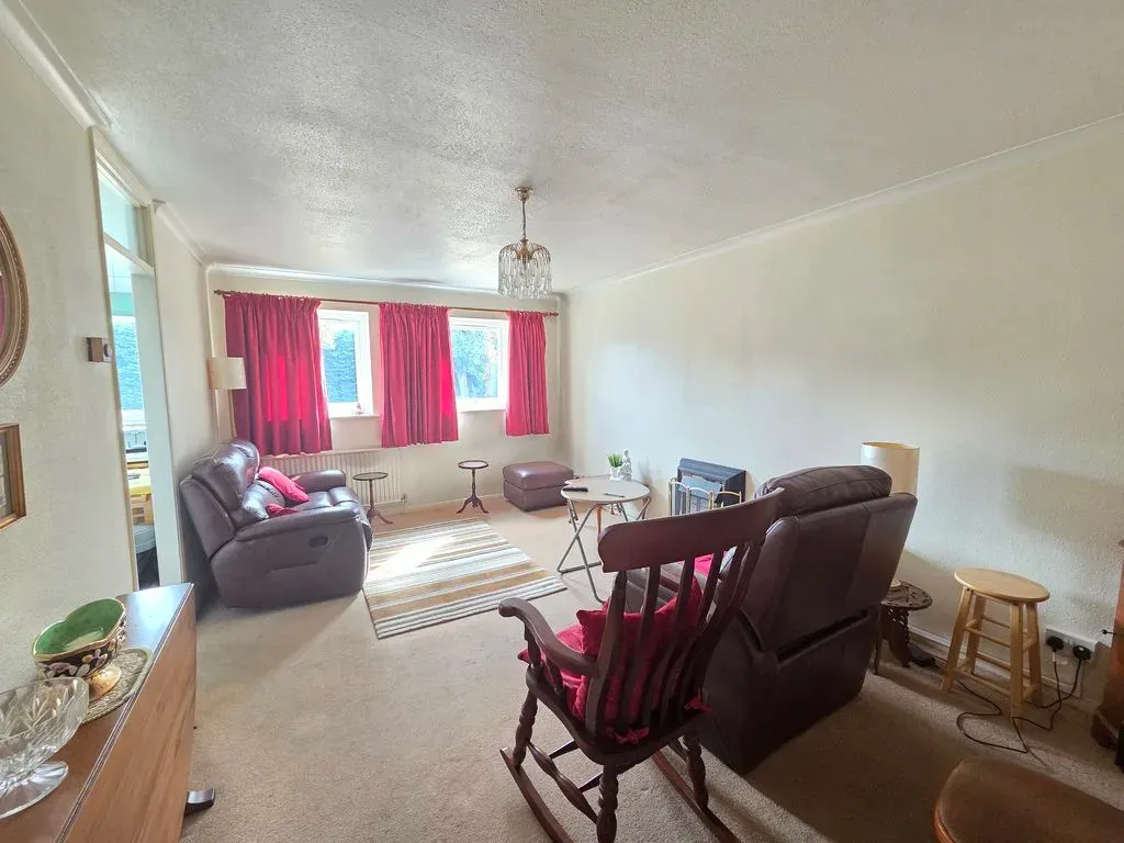 Mikern Close, Bletchley, Milton Keynes, Buckinghamshire, MK2 2UT, photo 2