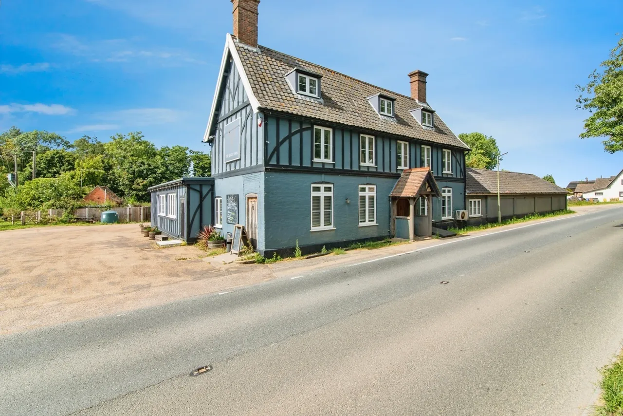 4 bed house for sale — The Street, Flixton, Bungay, Suffolk, NR35