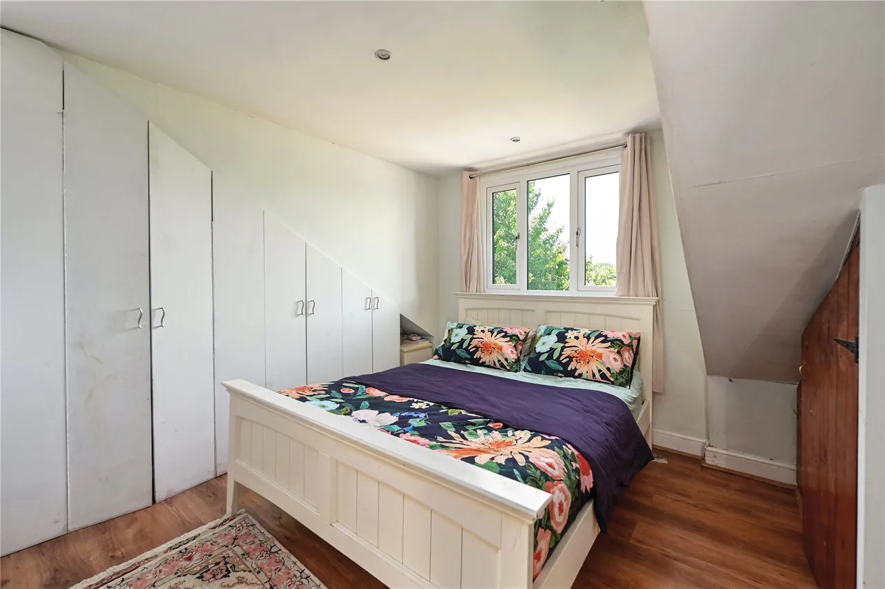 Chertsey Lane, Staines, TW18, photo 21