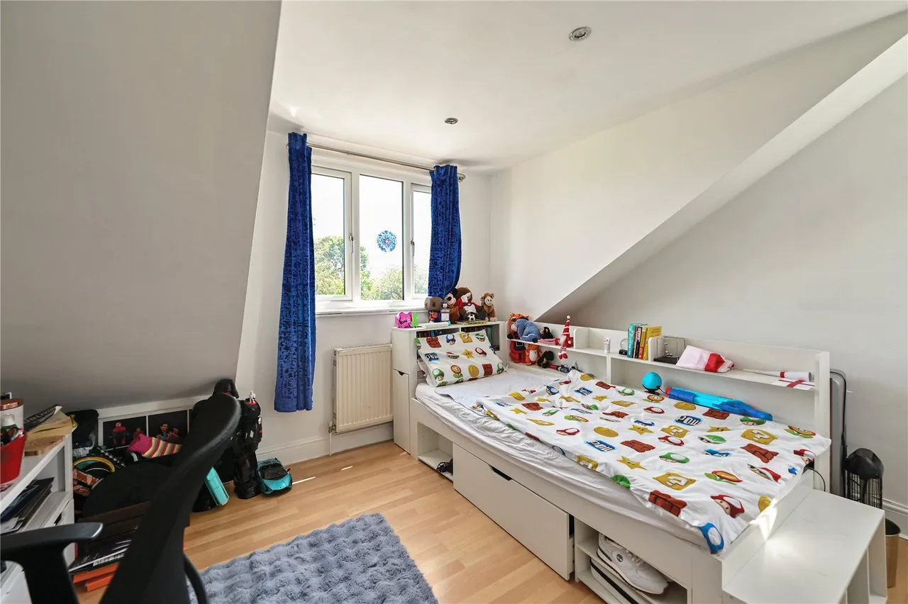 Chertsey Lane, Staines, TW18, photo 20