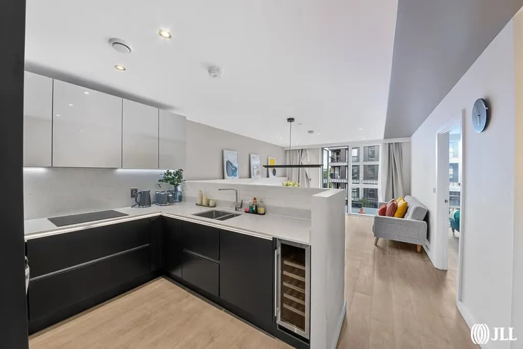 Madison Way, London, E20, photo 14