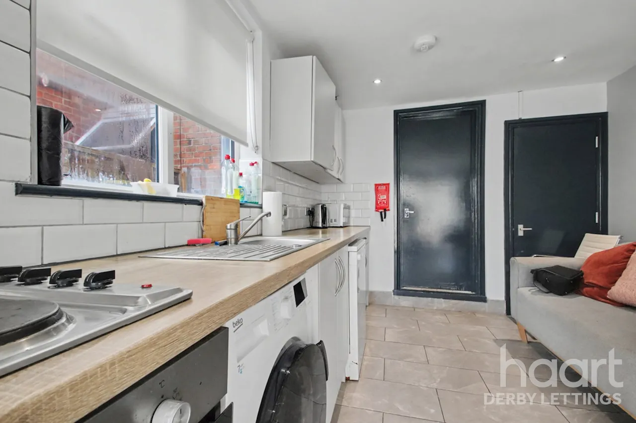 St Thomas Road, DE23, photo 5