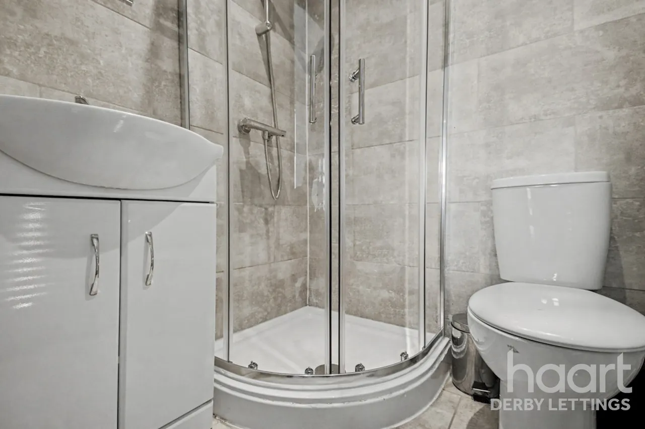 St Thomas Road, DE23, photo 3