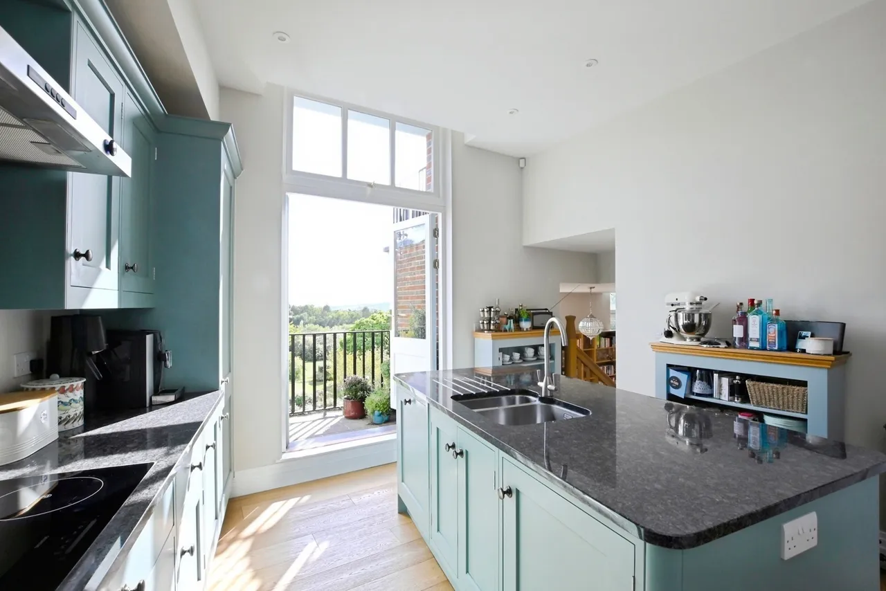Kings Drive, Midhurst, GU29, photo 9