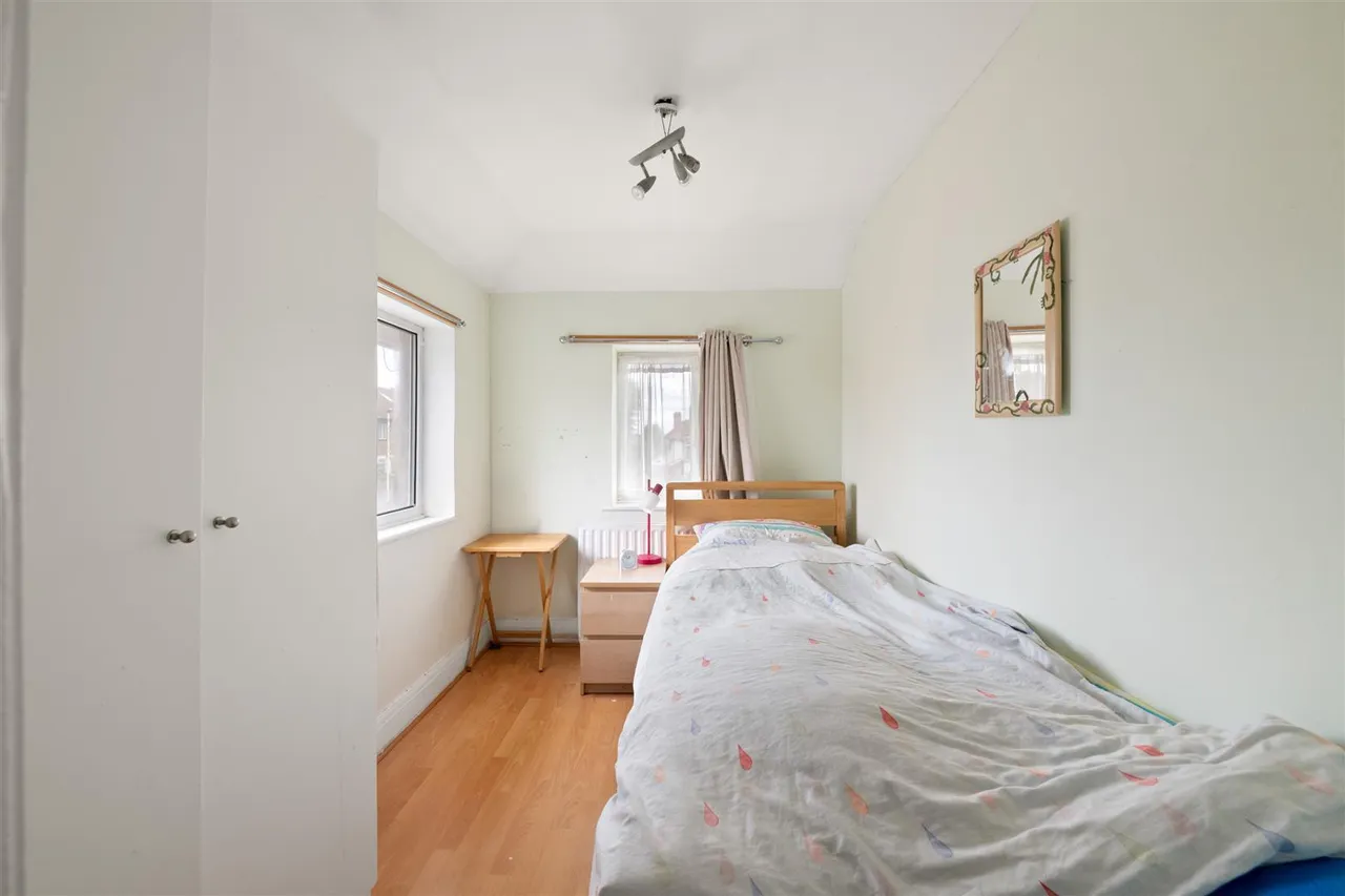 Braund Avenue, Greenford, photo 12