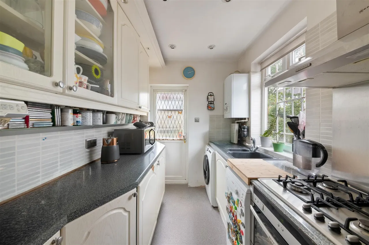 Braund Avenue, Greenford, photo 8