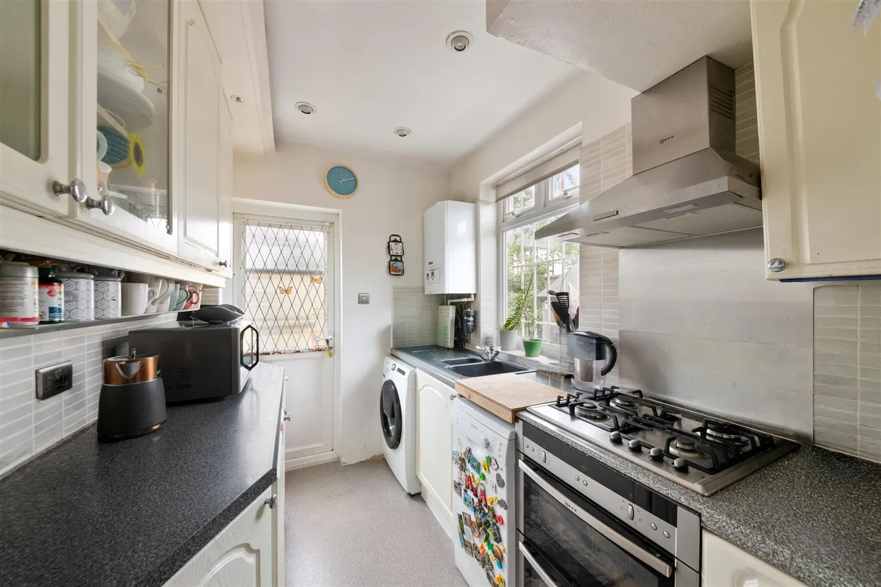 Braund Avenue, Greenford, photo 9