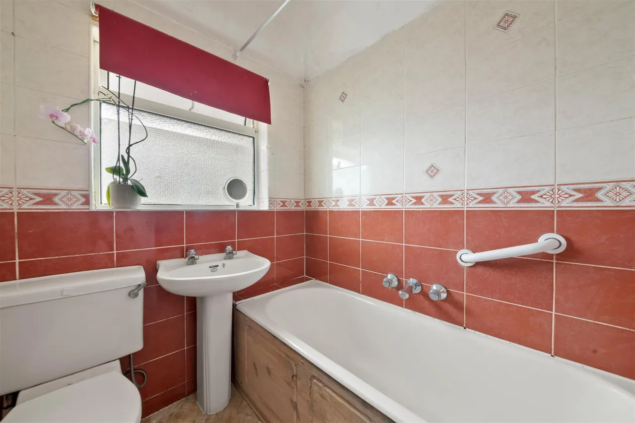 Braund Avenue, Greenford, photo 14