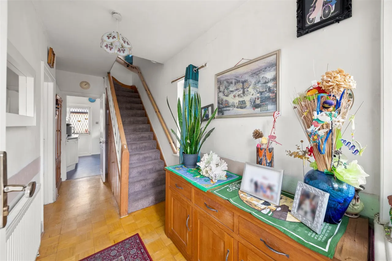 Braund Avenue, Greenford, photo 7