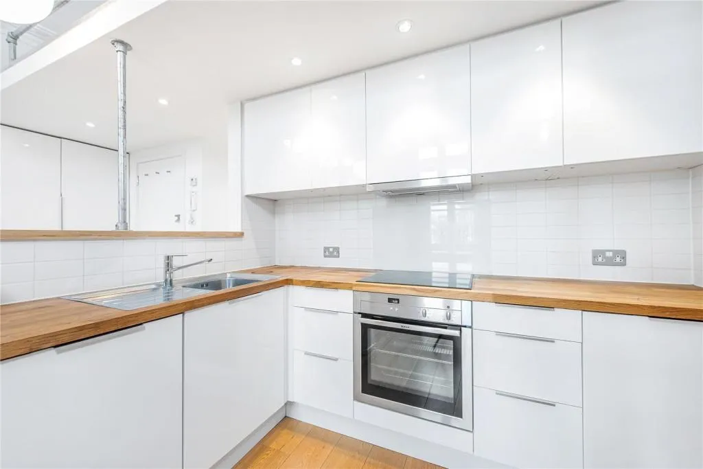 Kentish Town Road, Kentish Town, NW5, photo 6