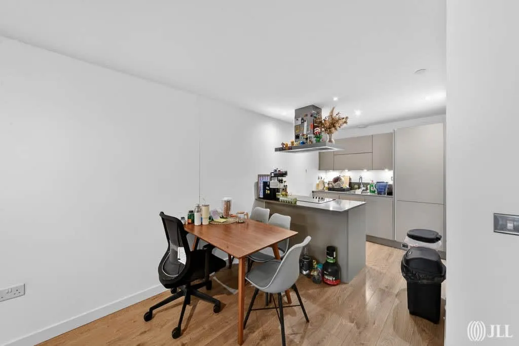 Great Eastern Road, London, E15, photo 6