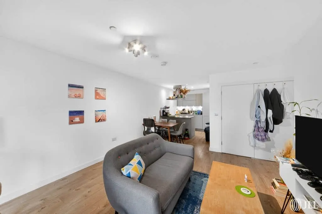 Great Eastern Road, London, E15, photo 12