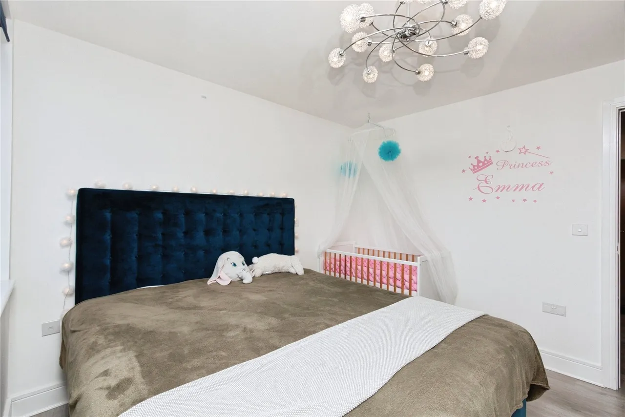 Bessemer Road, RG21, photo 9