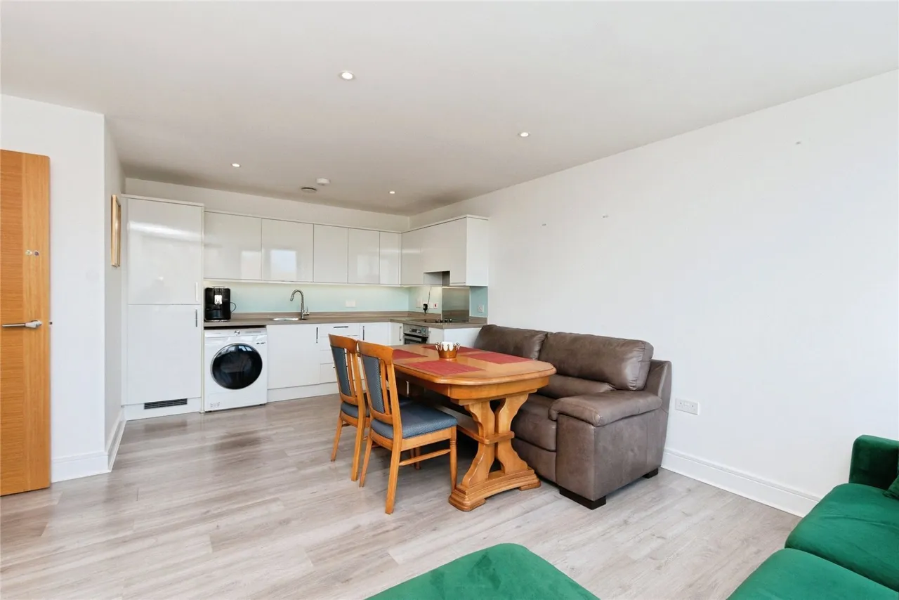 Bessemer Road, RG21, photo 16