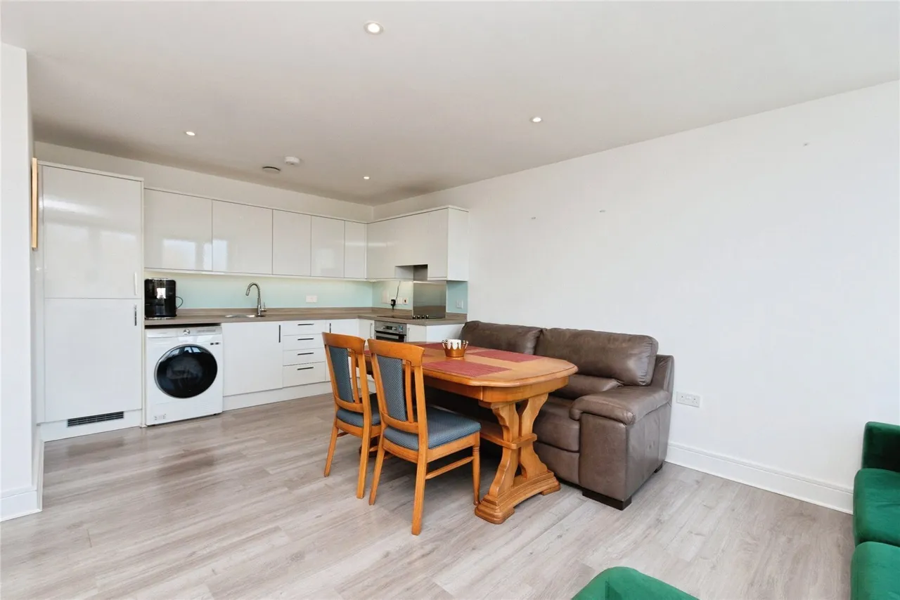 Bessemer Road, RG21, photo 15