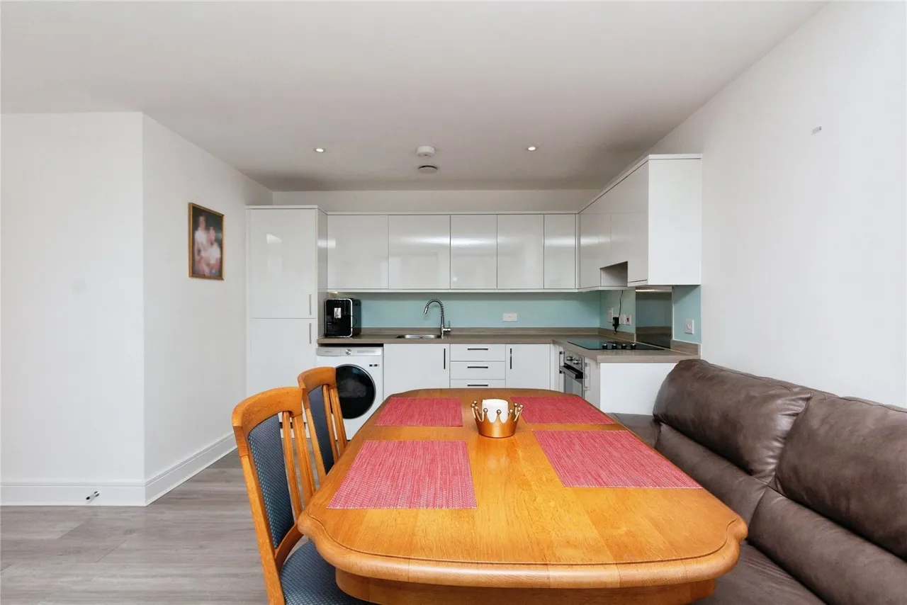Bessemer Road, RG21, photo 5