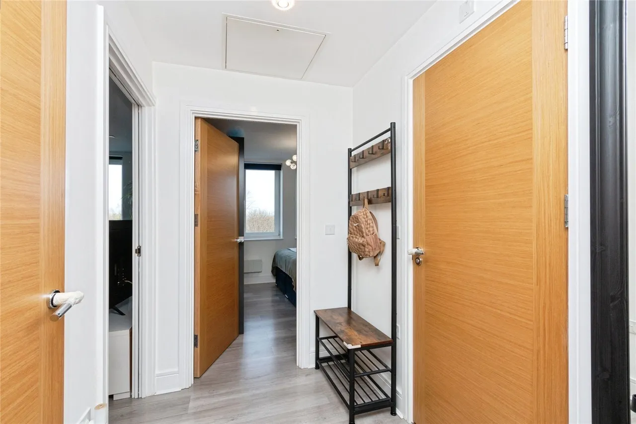 Bessemer Road, RG21, photo 11