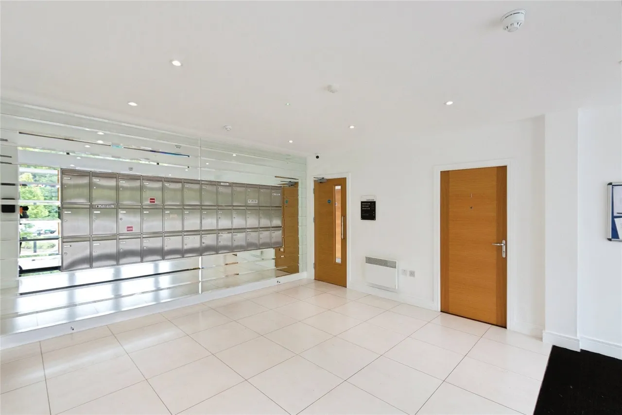 Bessemer Road, RG21, photo 3