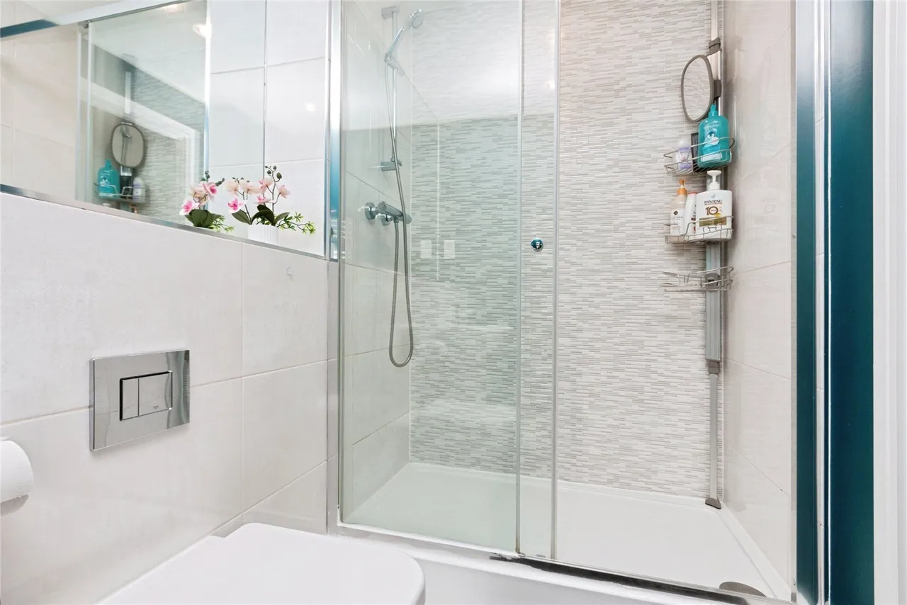 Bessemer Road, RG21, photo 23