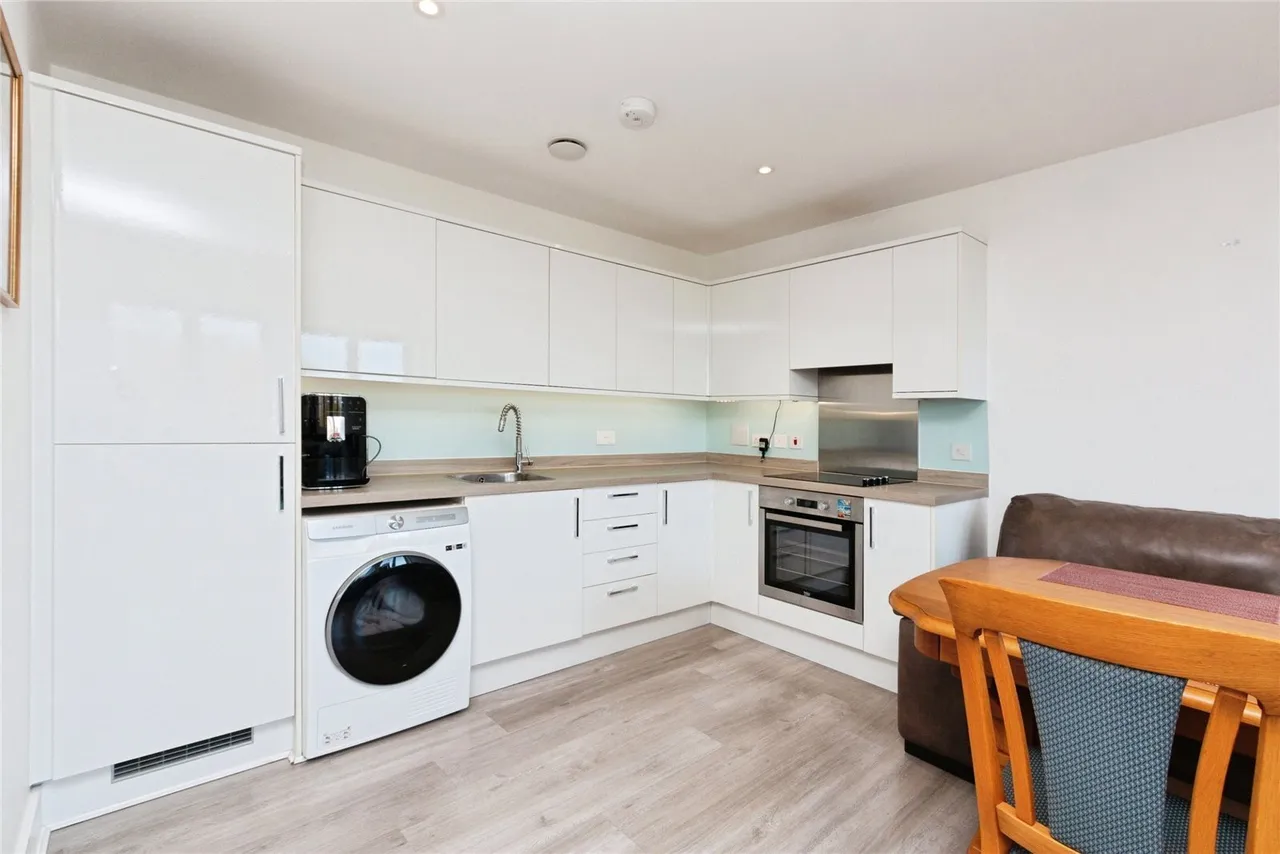 Bessemer Road, RG21, photo 4