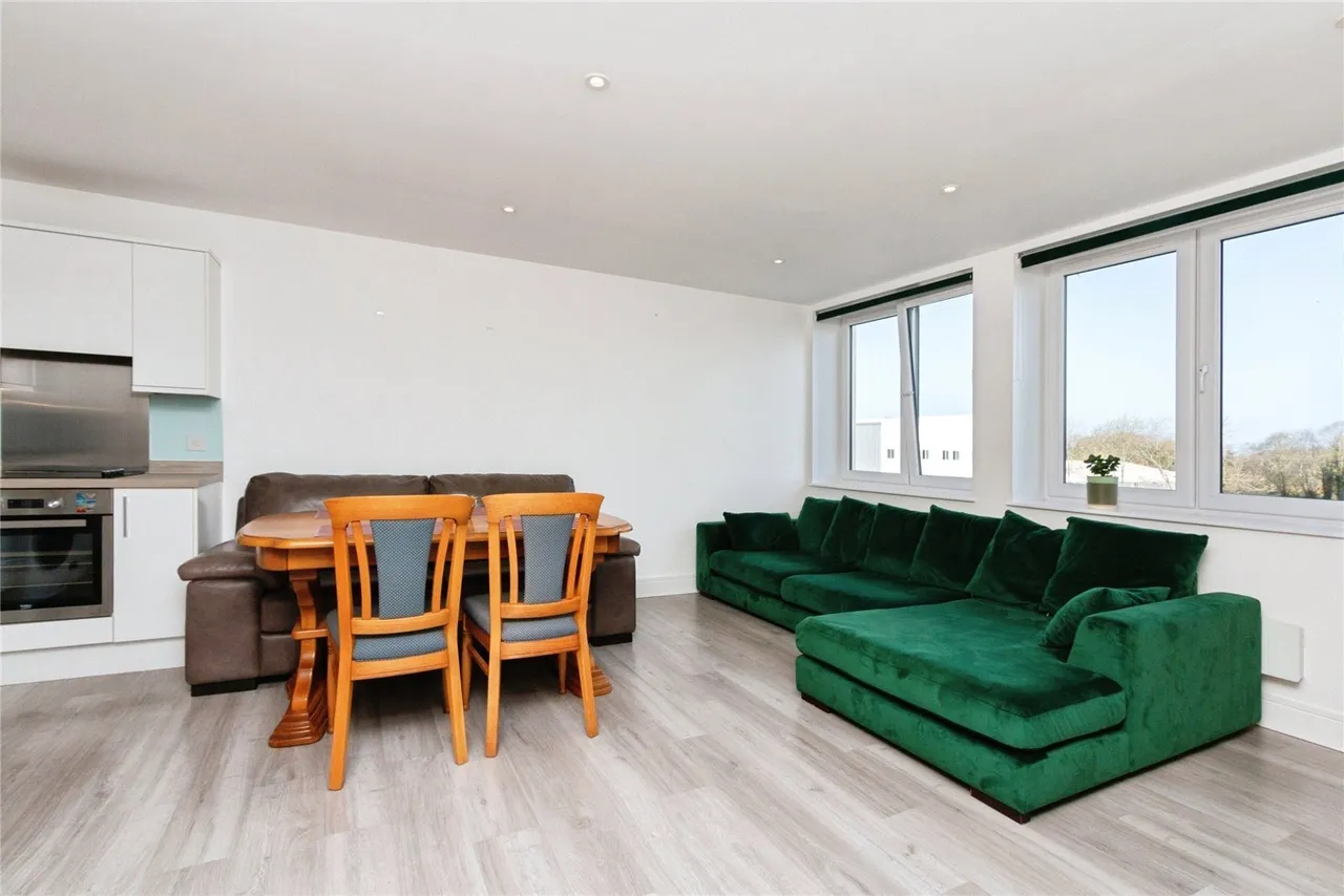 Bessemer Road, RG21, photo 18