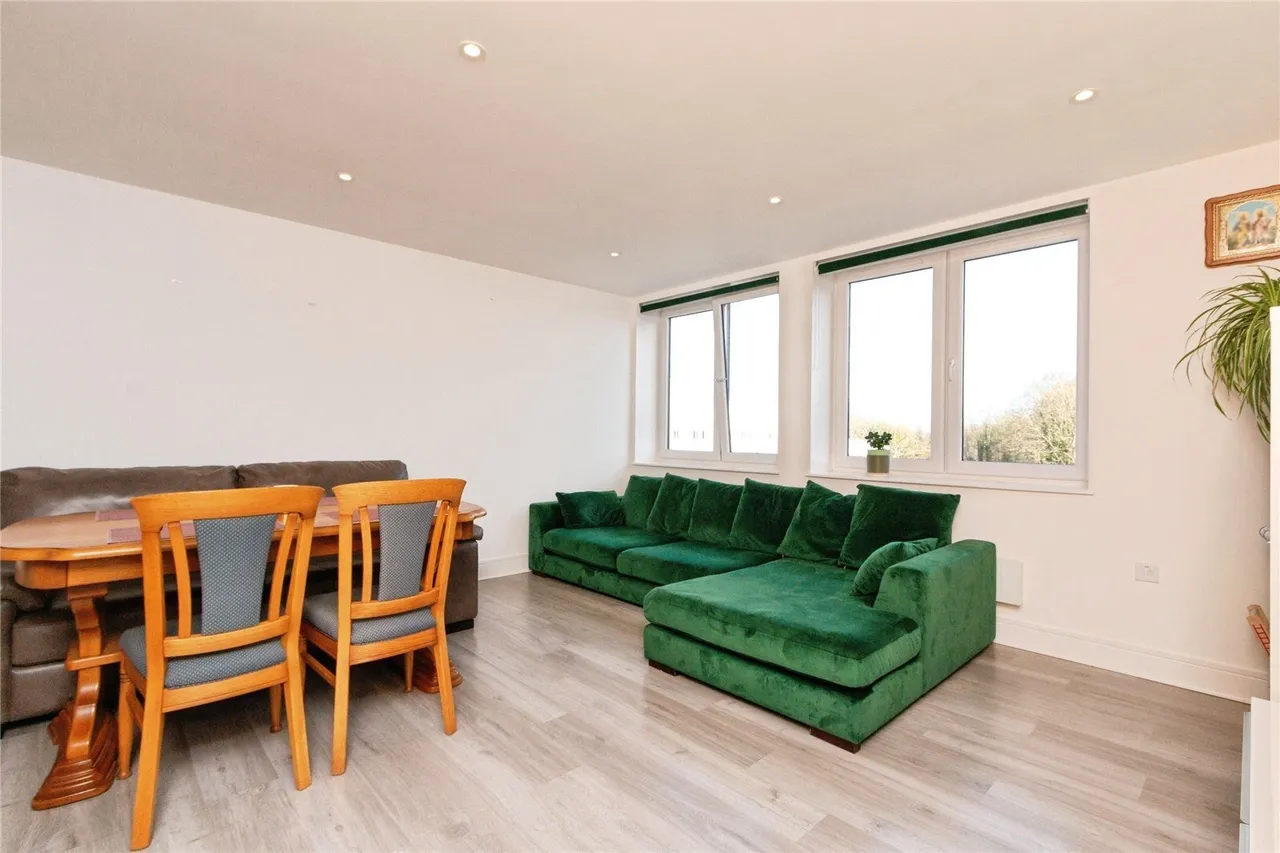 Bessemer Road, RG21, photo 17