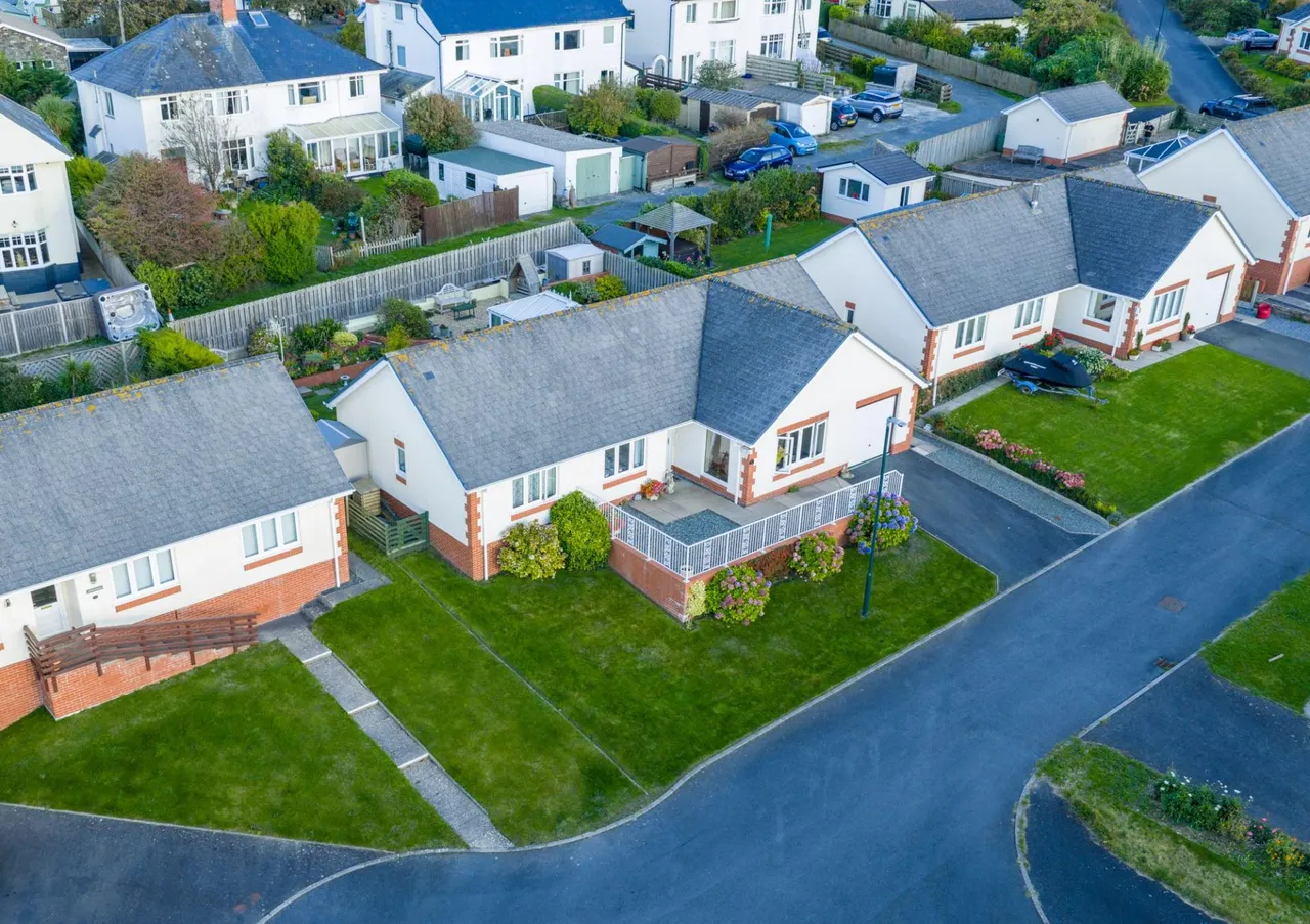4 bed house for sale, Clos Winifred, Borth, SY24