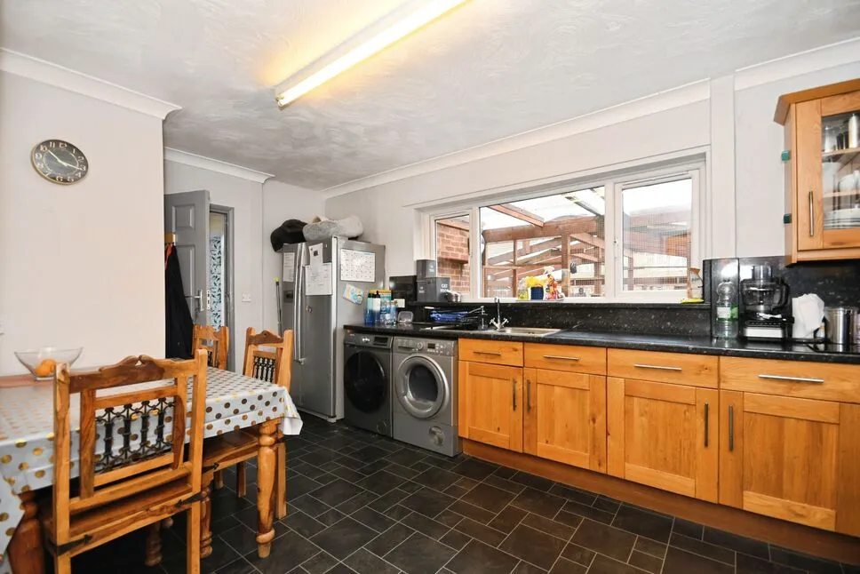 Pentland Close, Chesterfield, Derbyshire, S40, photo 2