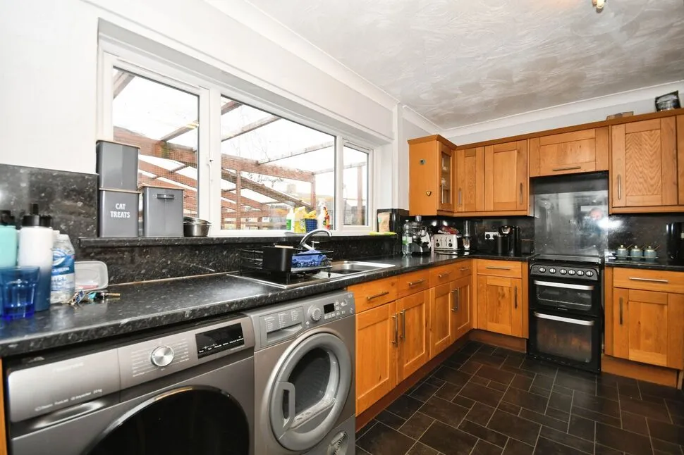 Pentland Close, Chesterfield, Derbyshire, S40, photo 11