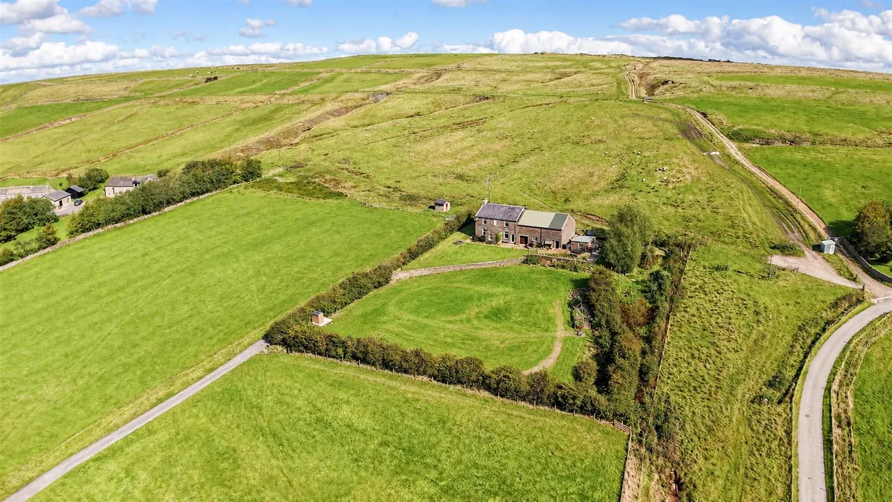 Lower Brex Farm, Brex, photo 2