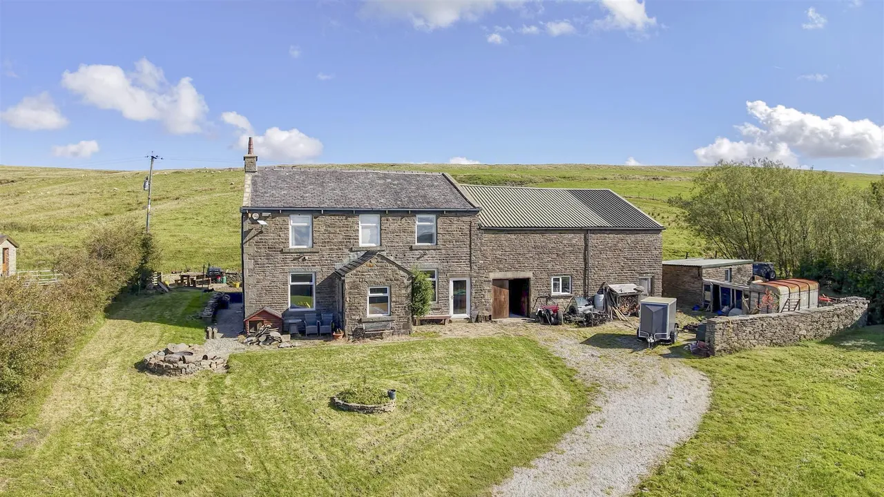 4 bed house for sale, Lower Brex Farm, Brex