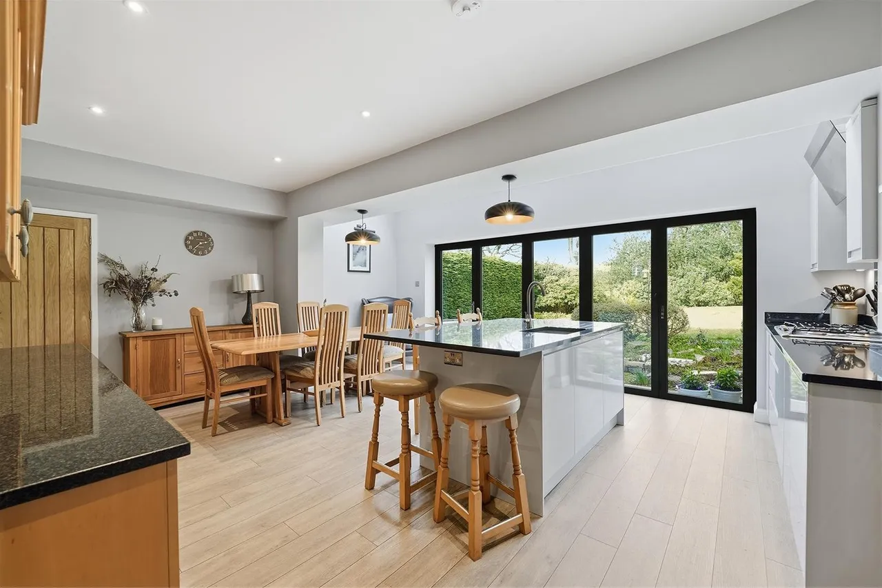 Meadow Drive, Prestbury, photo 3