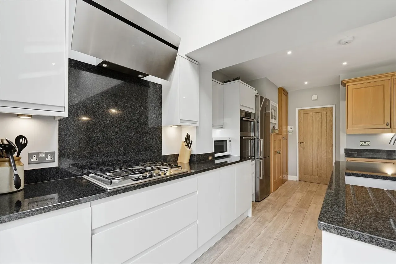 Meadow Drive, Prestbury, photo 9