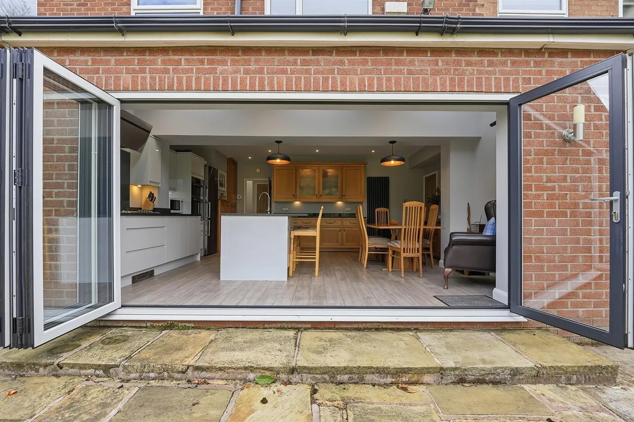 Meadow Drive, Prestbury, photo 25