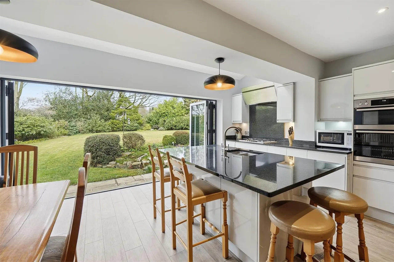 Meadow Drive, Prestbury, photo 4