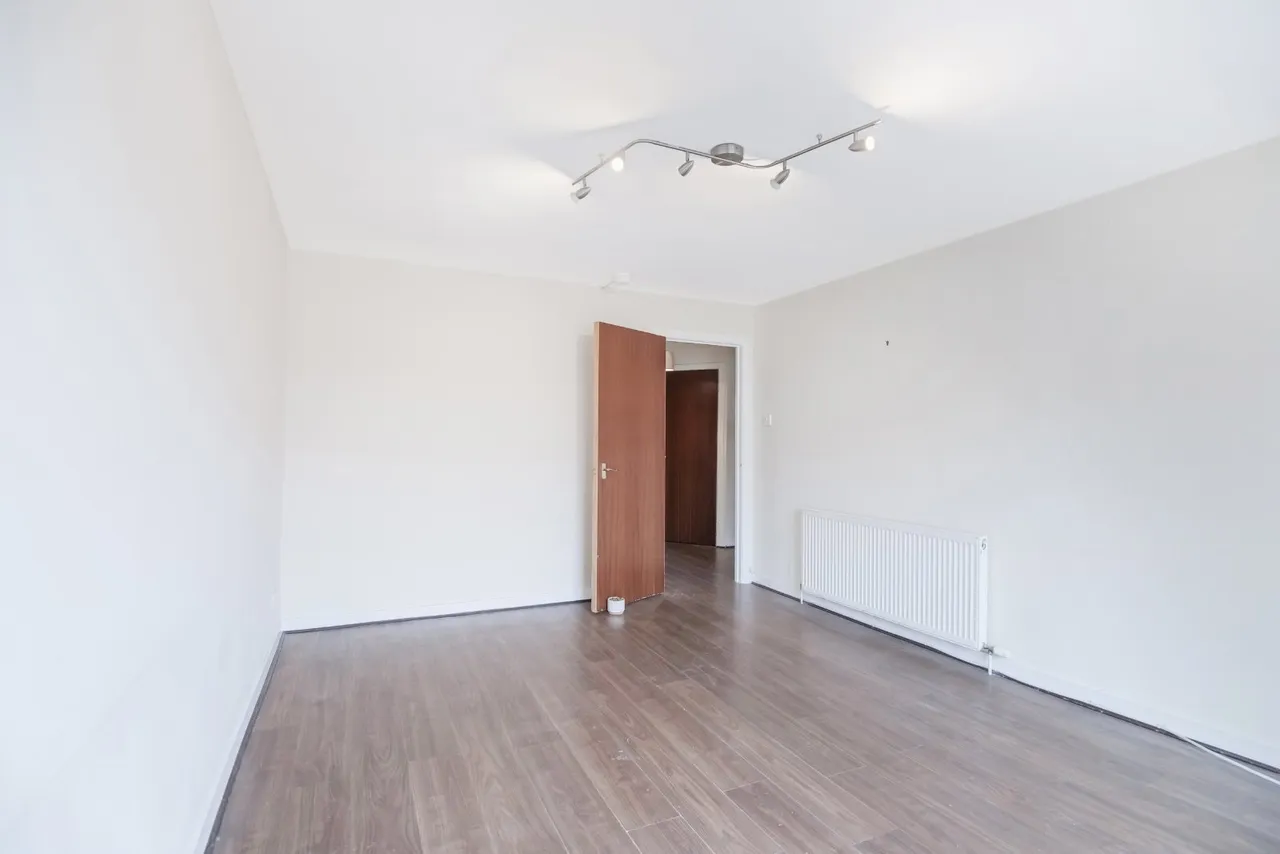 Ferguslie Walk, Paisley, Renfrewshire, PA1, photo 3