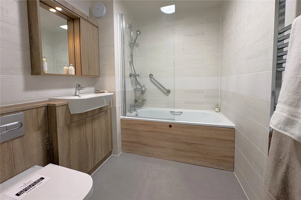 Thorpe Road, Staines-upon-Thames, TW18, photo 12